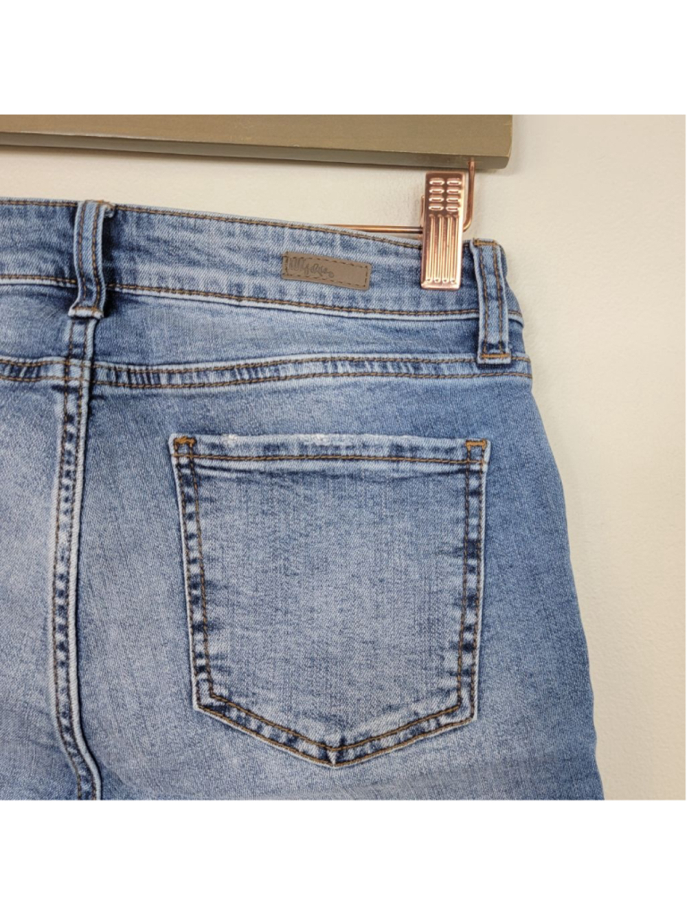 NEW Kut From the Kloth Catherine Boyfriend Jean Shorts Distressed Medium Blue 2 - Picture 9 of 11